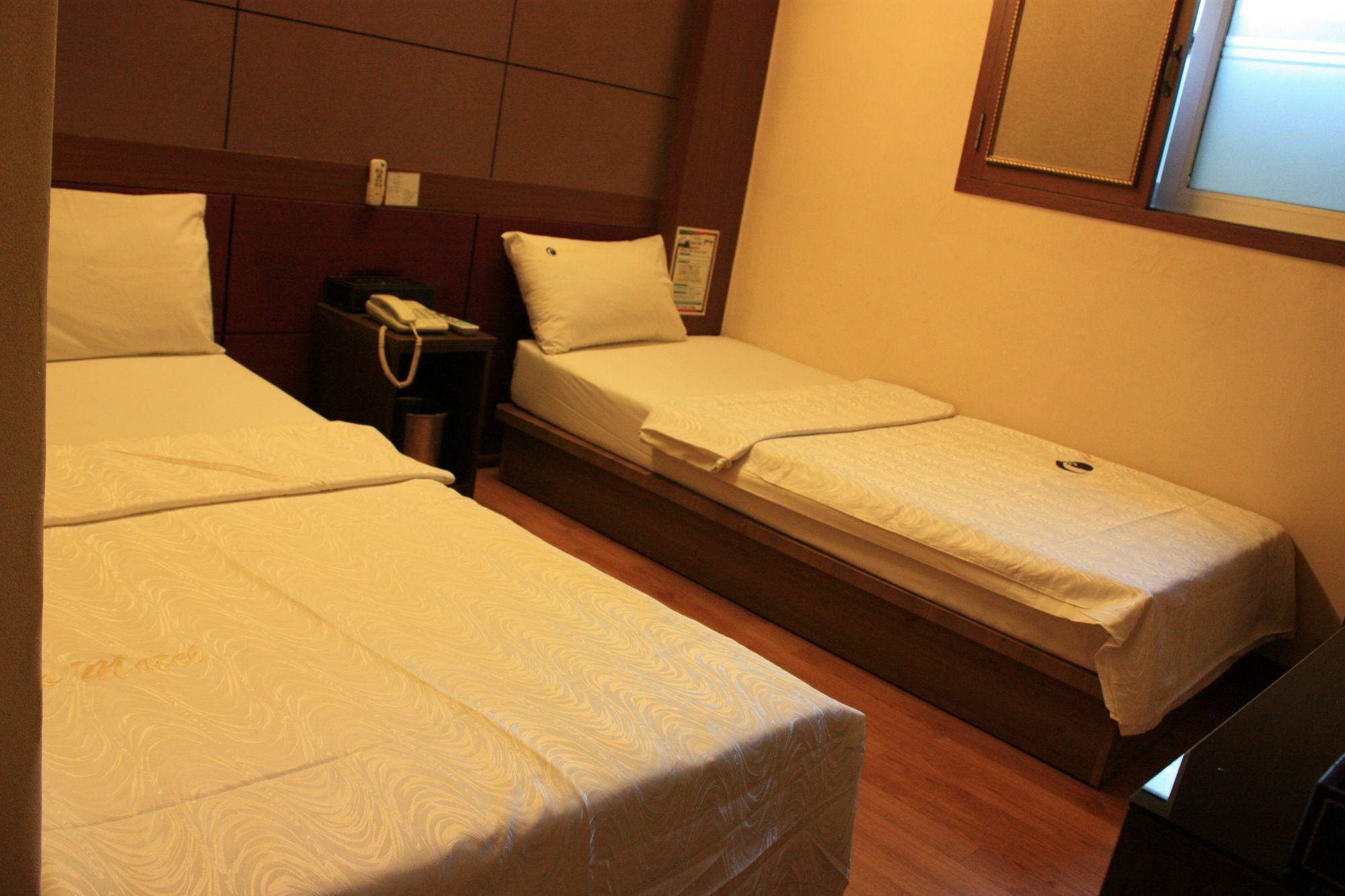 Coups Hotel Сеул Екстериор снимка